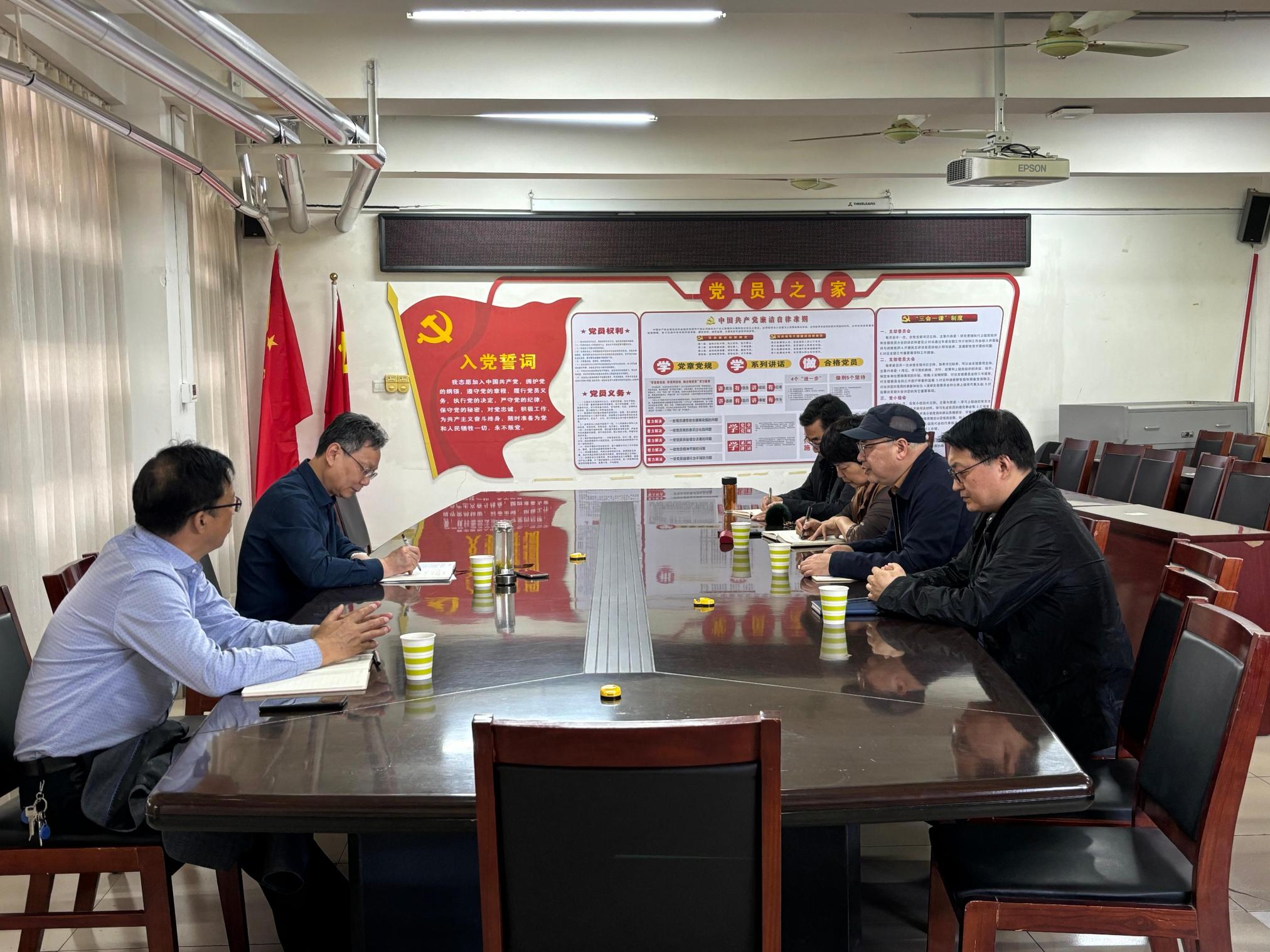 纪委书记刘守勇到音乐学院调研图片1.JPG