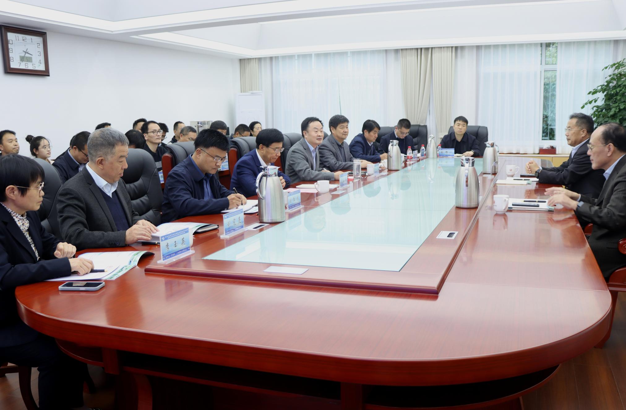 2座谈会现场.jpg