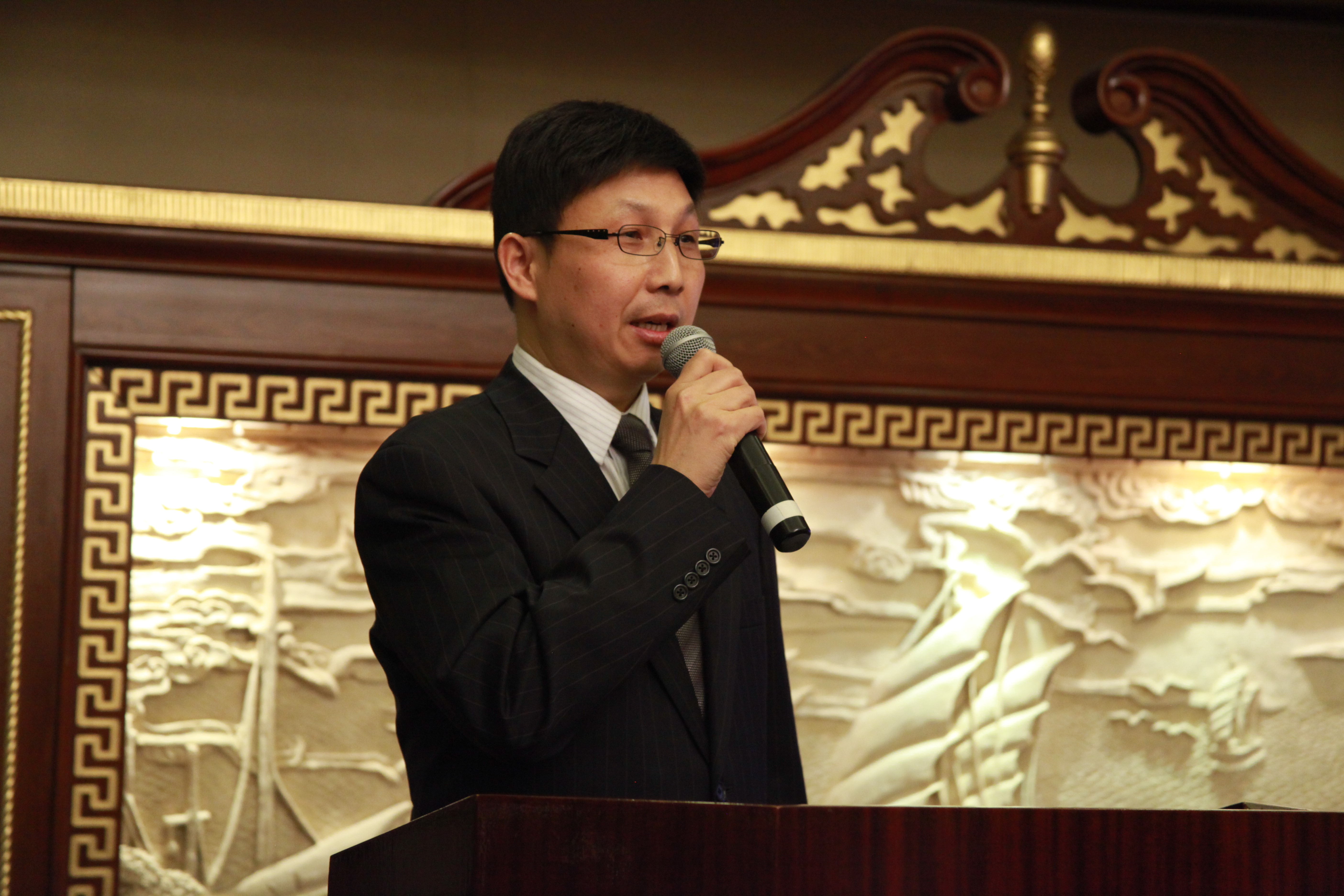 1永利官网北京地区校友会首任会长张继山讲话.JPG